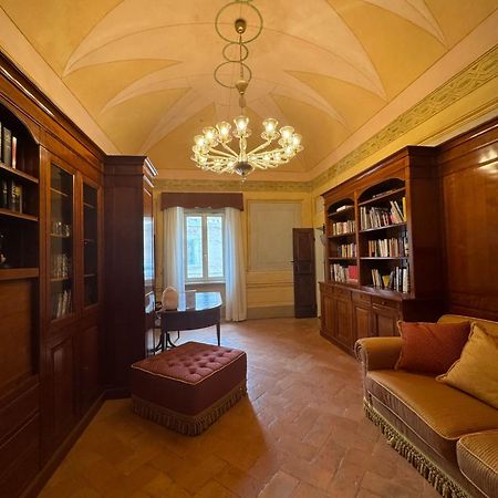 Urbino Apartments - Palazzo Paltroni Studio Eksteriør billede