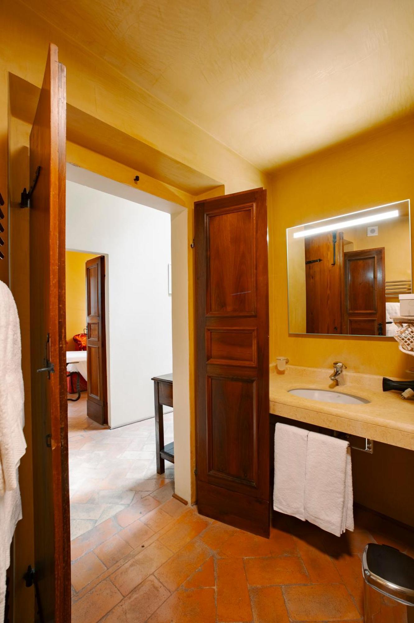 Urbino Apartments - Palazzo Paltroni Studio Eksteriør billede