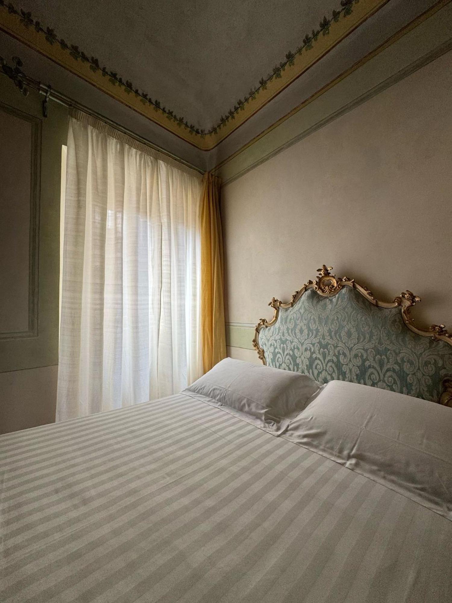 Urbino Apartments - Palazzo Paltroni Studio Eksteriør billede